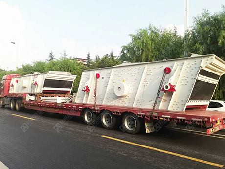 發貨忙—山西省河津市建築固廢資源化項目全（quán）套裝備如期抵達（dá）現場