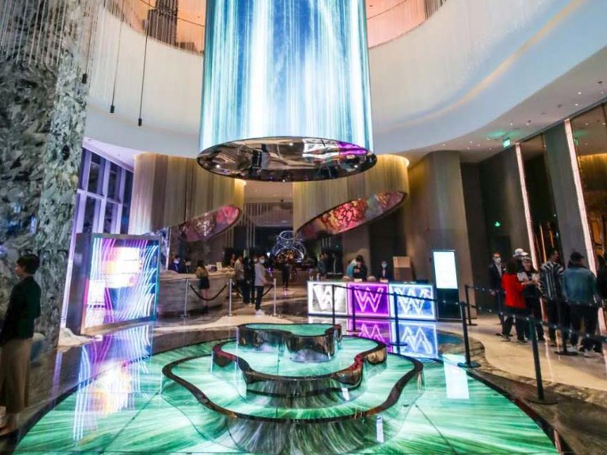 不鏽鋼與彩玻結合（hé）