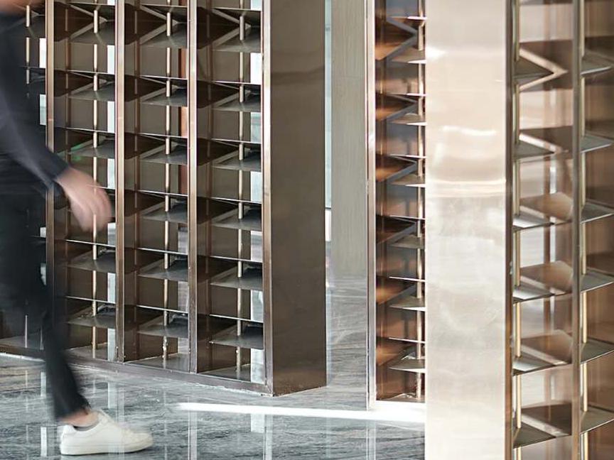 寫字（zì）樓辦公（gōng）室不鏽鋼屏風隔斷