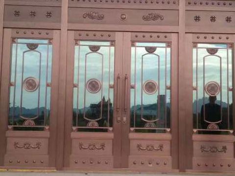 寫字（zì）樓紅古（gǔ）銅不（bú）鏽鋼玻璃門