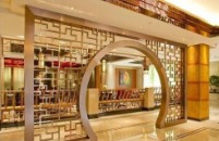 豎條不鏽鋼（gāng）屏風隔斷（duàn）有哪些優點