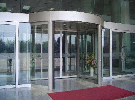 自動旋轉門受歡（huān）迎的原因有哪些