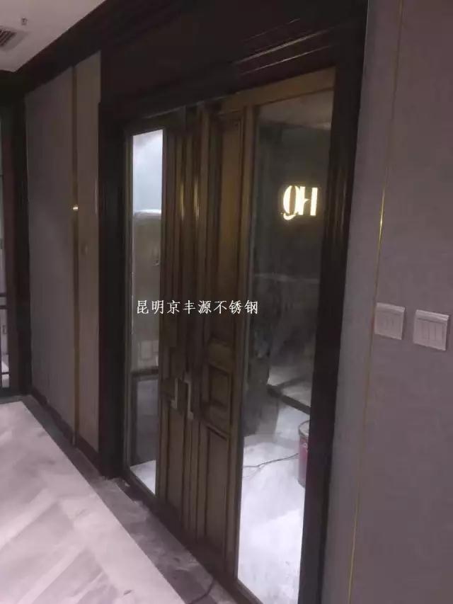 順城西（xī）裝店不鏽鋼仿古銅門