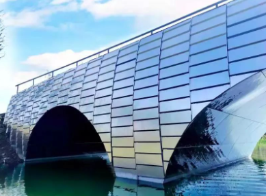 不鏽鋼在裝飾（shì）工程絢麗展示