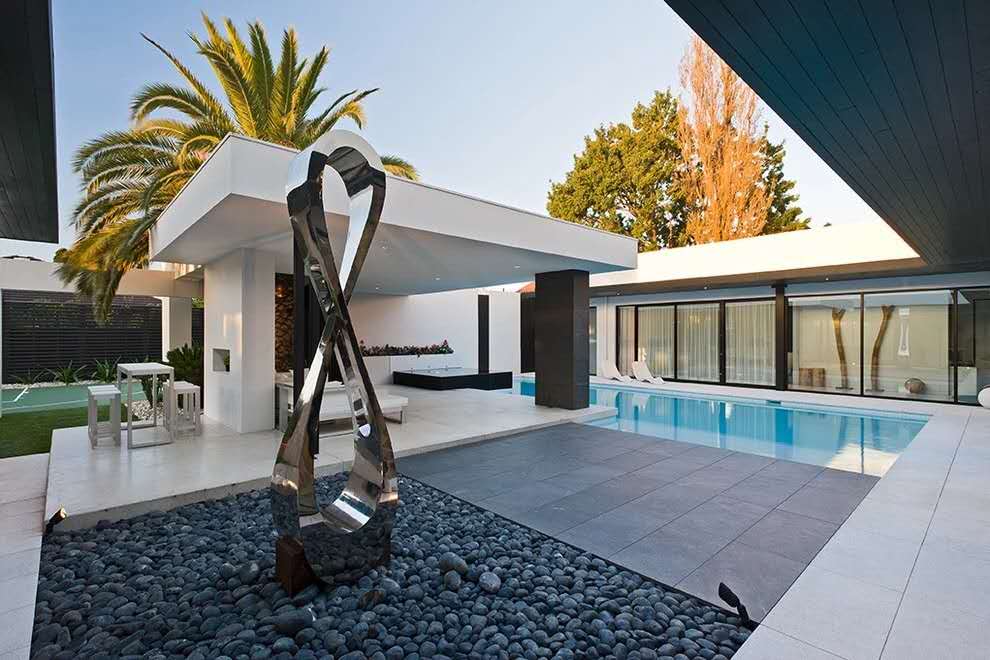 新中式不（bú）鏽鋼雕塑