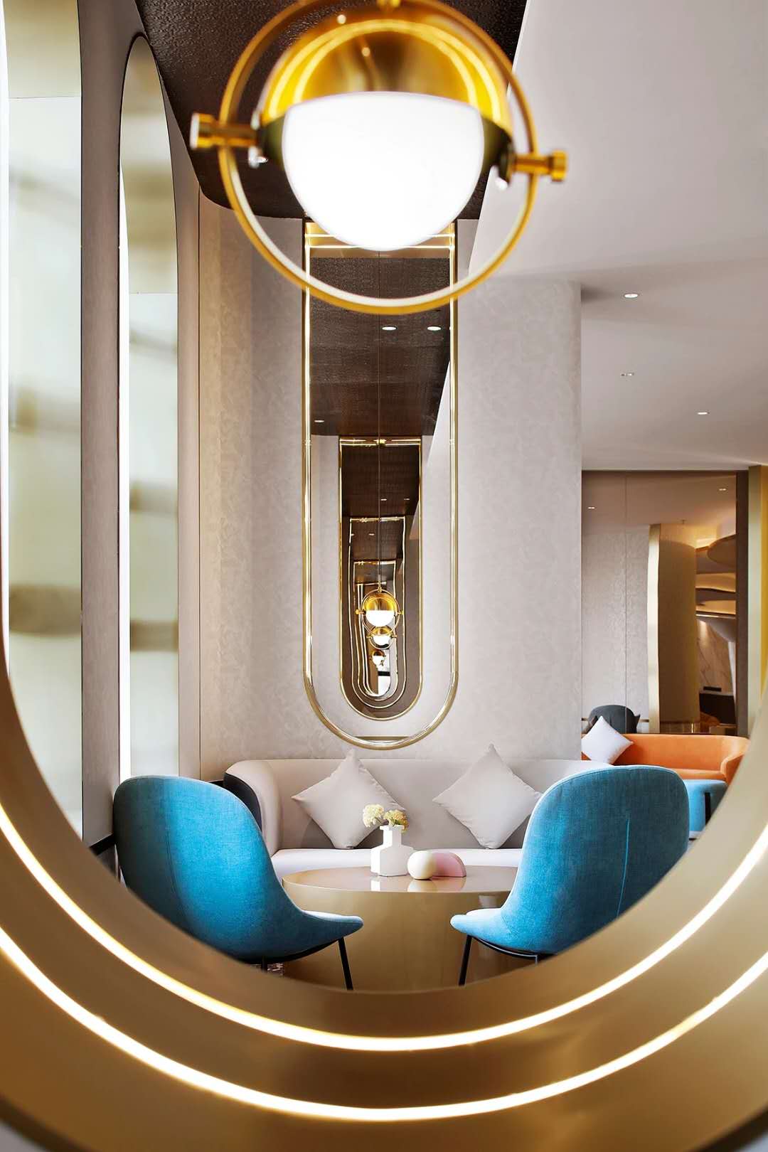 金色不鏽鋼邊框（kuàng）