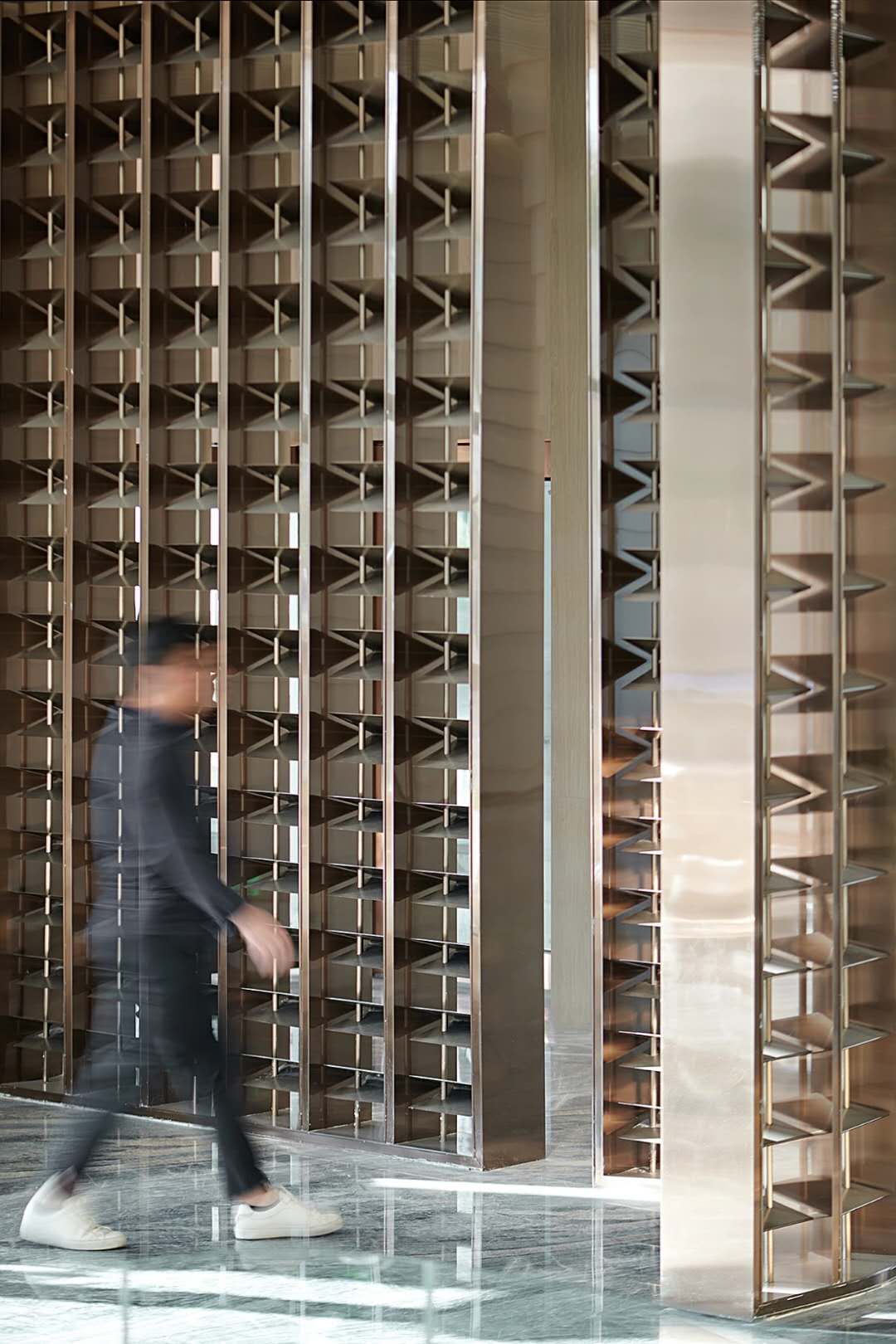 寫(xiě)字樓辦公(gōng)室不鏽鋼(gāng)屏風隔斷 寫字樓辦公室不鏽鋼屏(píng)風隔斷