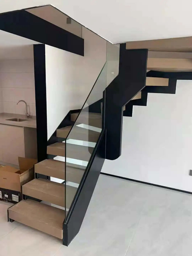 豐富多彩的——不鏽鋼扶手樓梯 豐富多彩的——不鏽鋼扶手樓梯