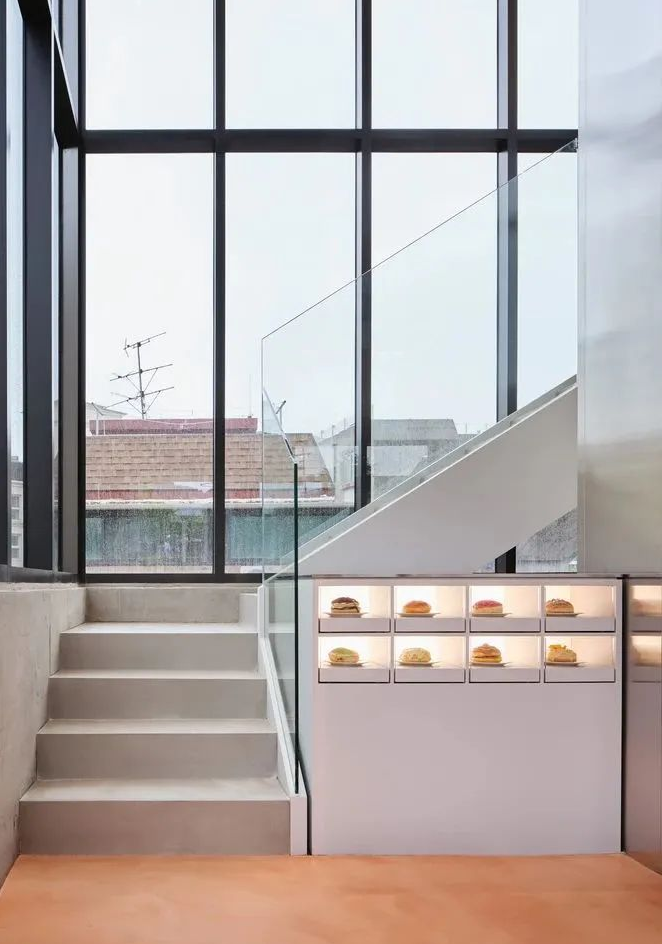 空間敘述 | 銀色為主的不鏽鋼(gāng)裝飾 空間(jiān)敘述 | 銀色為主的不鏽鋼裝飾