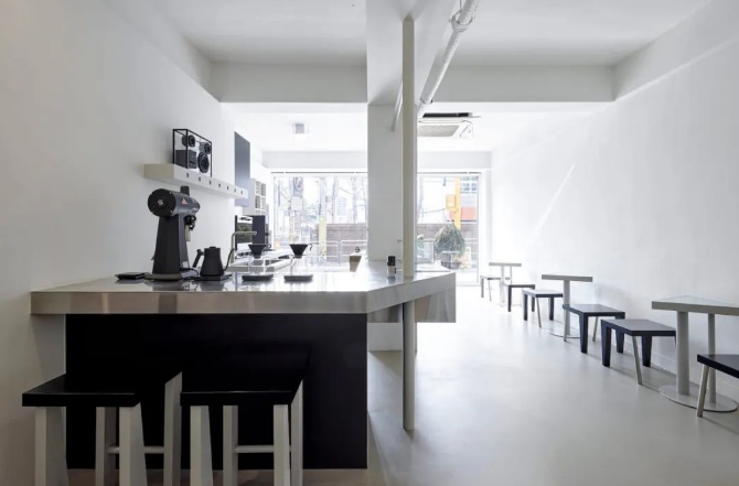 空間敘述 | 銀色為主的不鏽鋼裝飾 空間敘述 | 銀色為主的不鏽(xiù)鋼裝飾(shì)