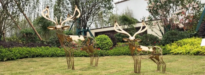 現（xiàn）代流行不（bú）鏽（xiù）鋼裝飾（shì）？美化環境中的藝（yì）術品，這類風格你喜歡嗎？